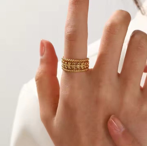 "GRANDEUR" RING